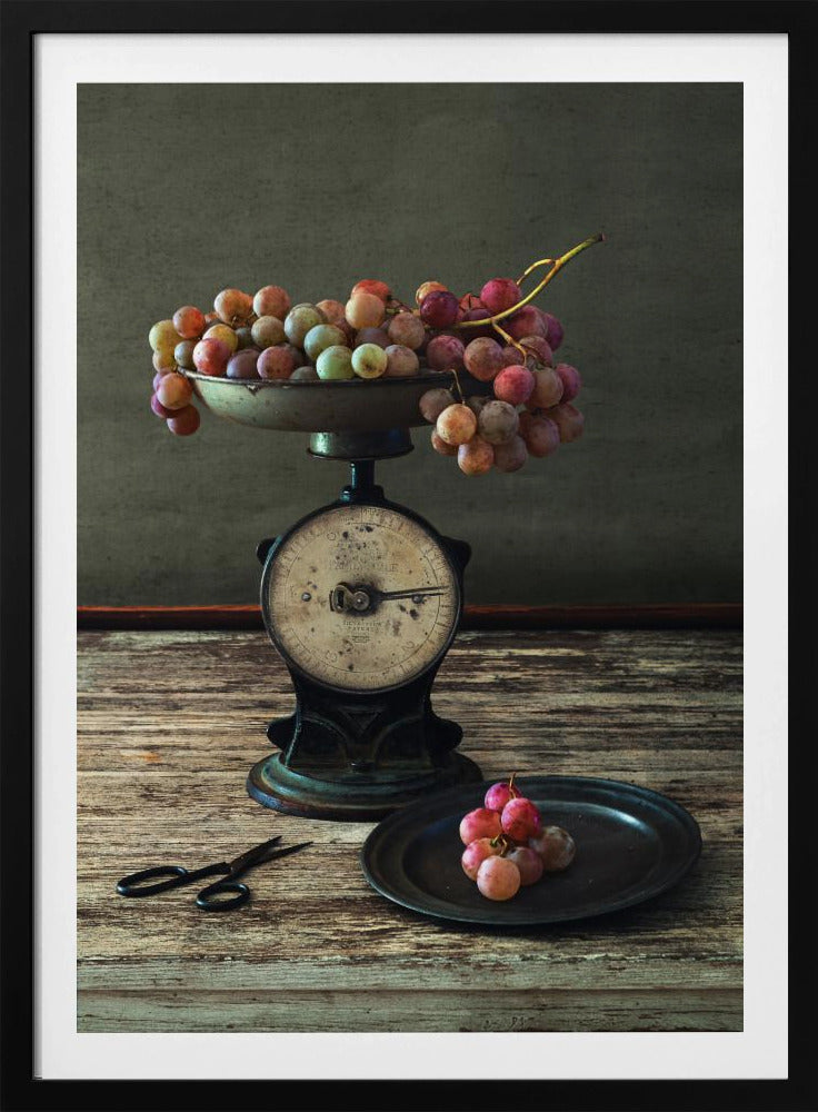 Stillleben mit Trauben auf einer Waage | Poster - Kunstdruck