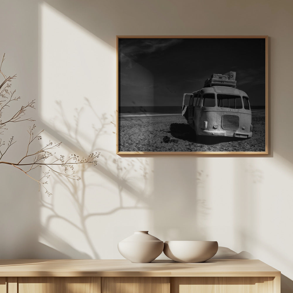 Gestrandeter Bus | Poster - Kunstdruck