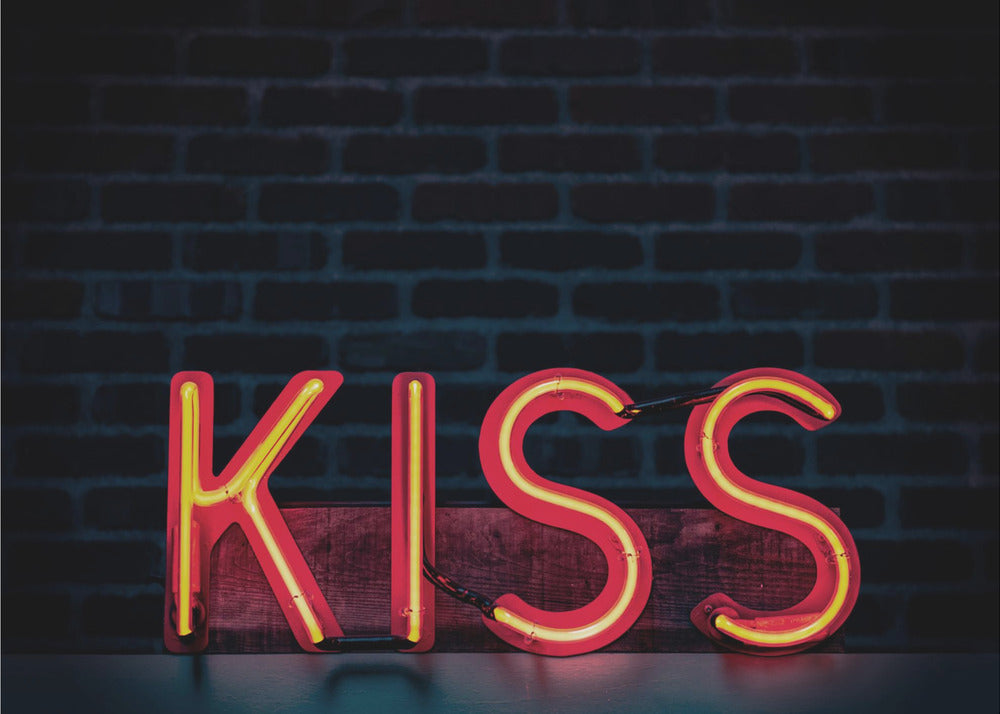 Bacio al neon | Carta da Parati Fotografica